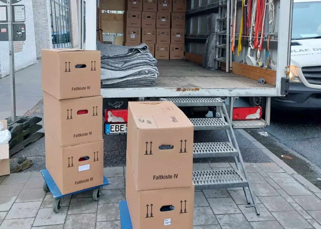 Umzugskartons für den Umzug von München nach Hamburg