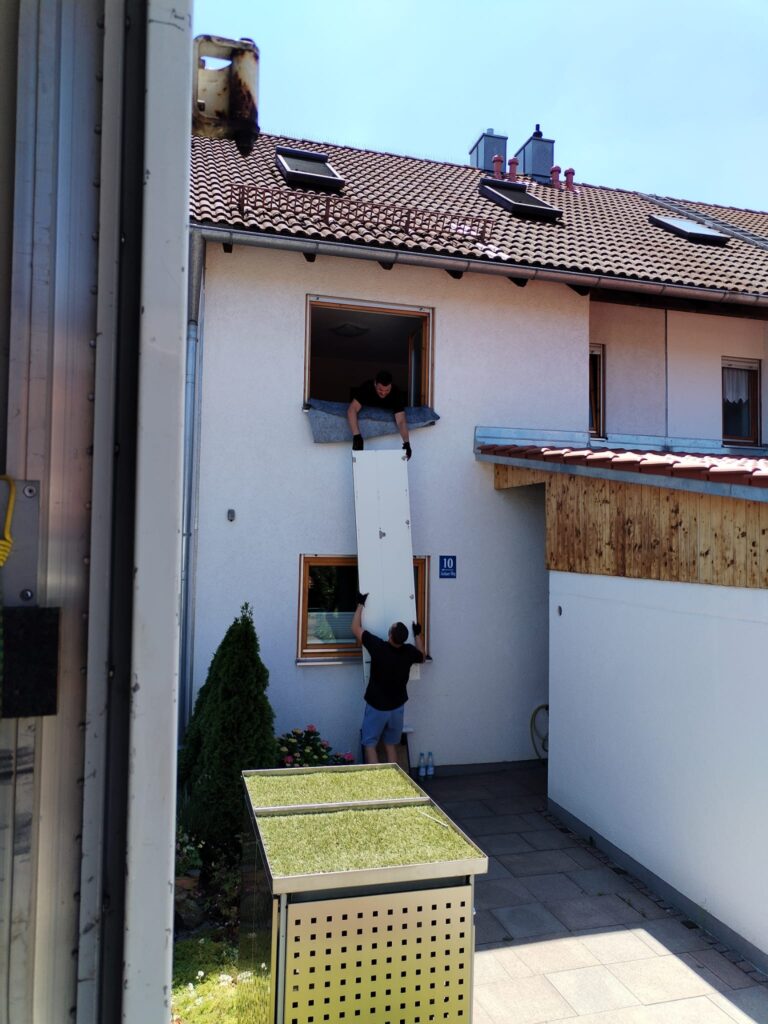 Umzug in München Möbel aus Fenster